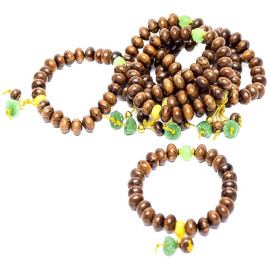 БРАСЛЕТ 016 ИЗ БУСИН НА РЕЗИНКЕ С ПОДВЕСКОЙ